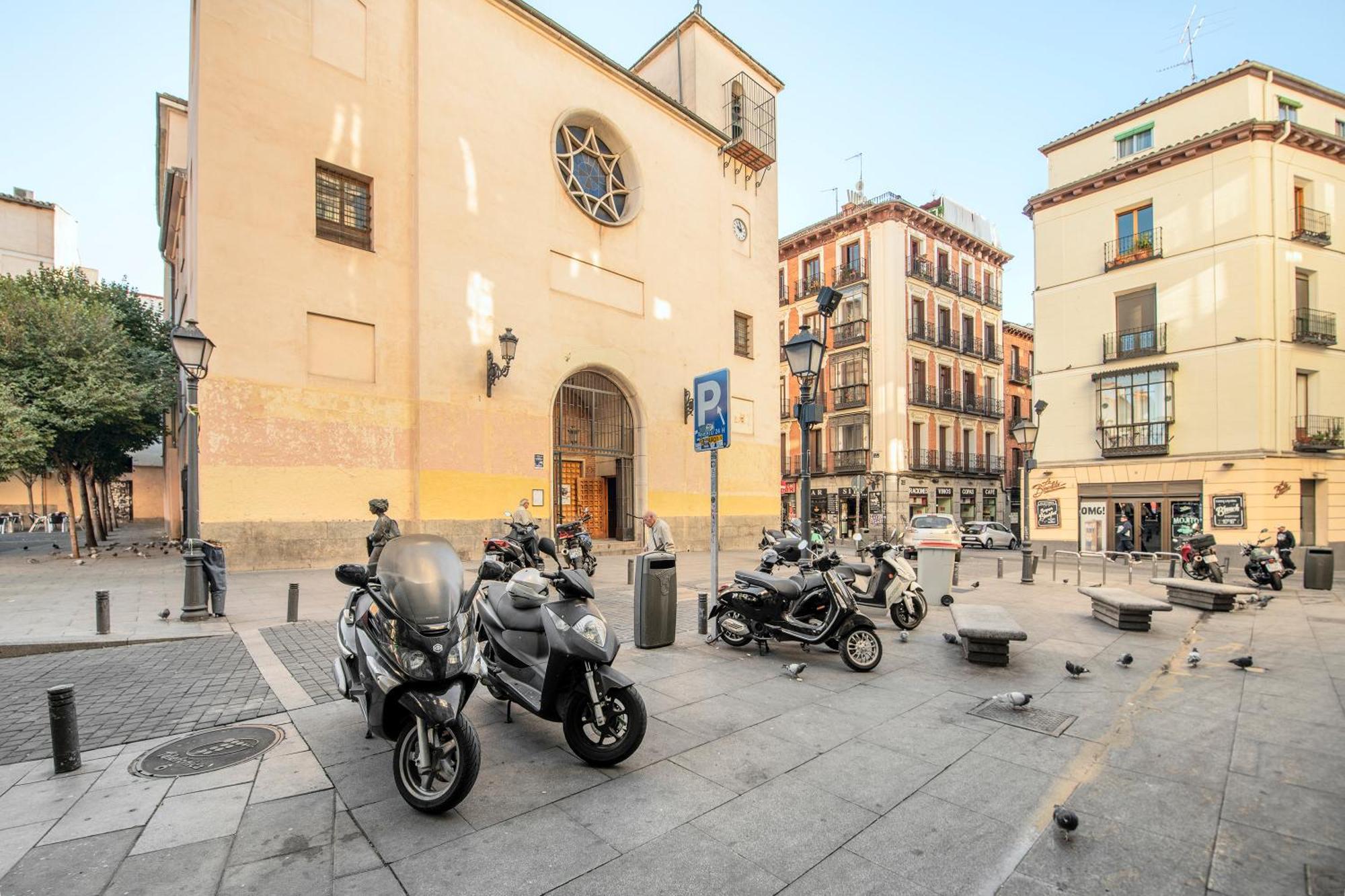 Coqueto Atico Apartment Madrid Exterior photo